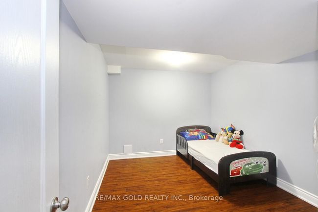 14 Ladbrook Cres, House other with 7 bedrooms, 5 bathrooms and 4 parking in Brampton ON | Image 38