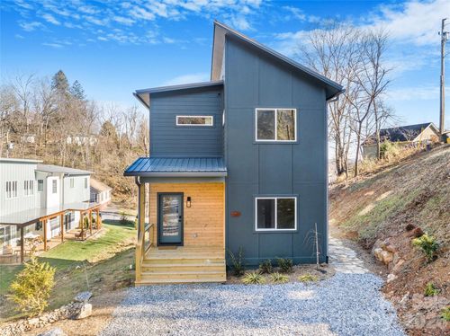 67 Crestfield Ave, Woodfin, NC, 28804-3001 | Card Image