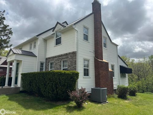 132 W Alta Vista Ave, Ottumwa, IA, 52501-1436 | Card Image