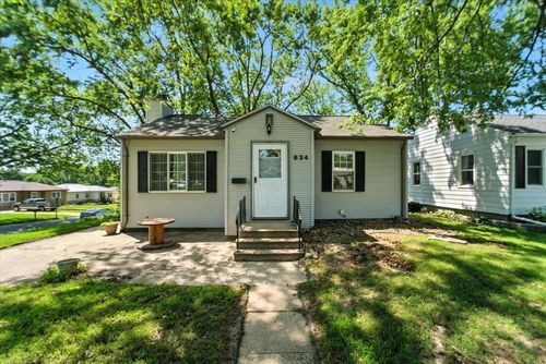 834 Easton Ave, Waterloo, IA, 50702-3916 | Card Image