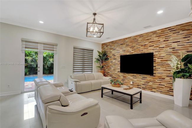 8902 Nw 178 Th Ln, House other with 4 bedrooms, 4 bathrooms and null parking in Hialeah FL | Image 17