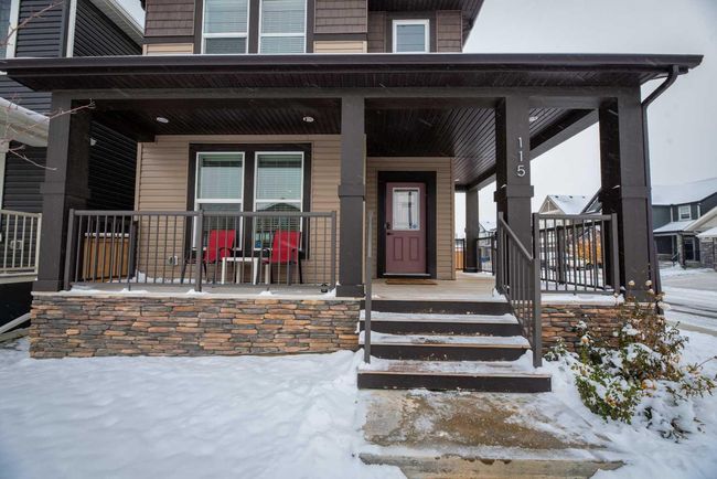 115 Legacy Glen Row Se, Home with 4 bedrooms, 3 bathrooms and 2 parking in Calgary AB | Image 2