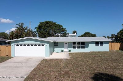 1214 Yacht Club Boulevard, House other with 4 bedrooms, 3 bathrooms and null parking in Indian Harbour Beach FL | Image 2