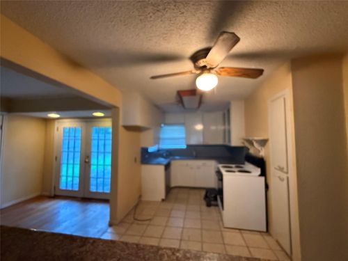 4710 Glenmont St, Bellaire, TX, 77401-2305 | Card Image