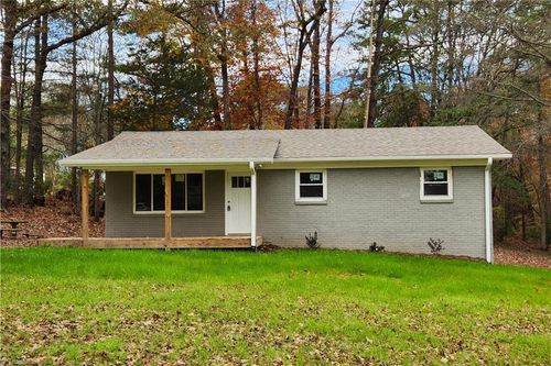 1526 10th Avenue Se, Hickory, NC, 28602 | Card Image