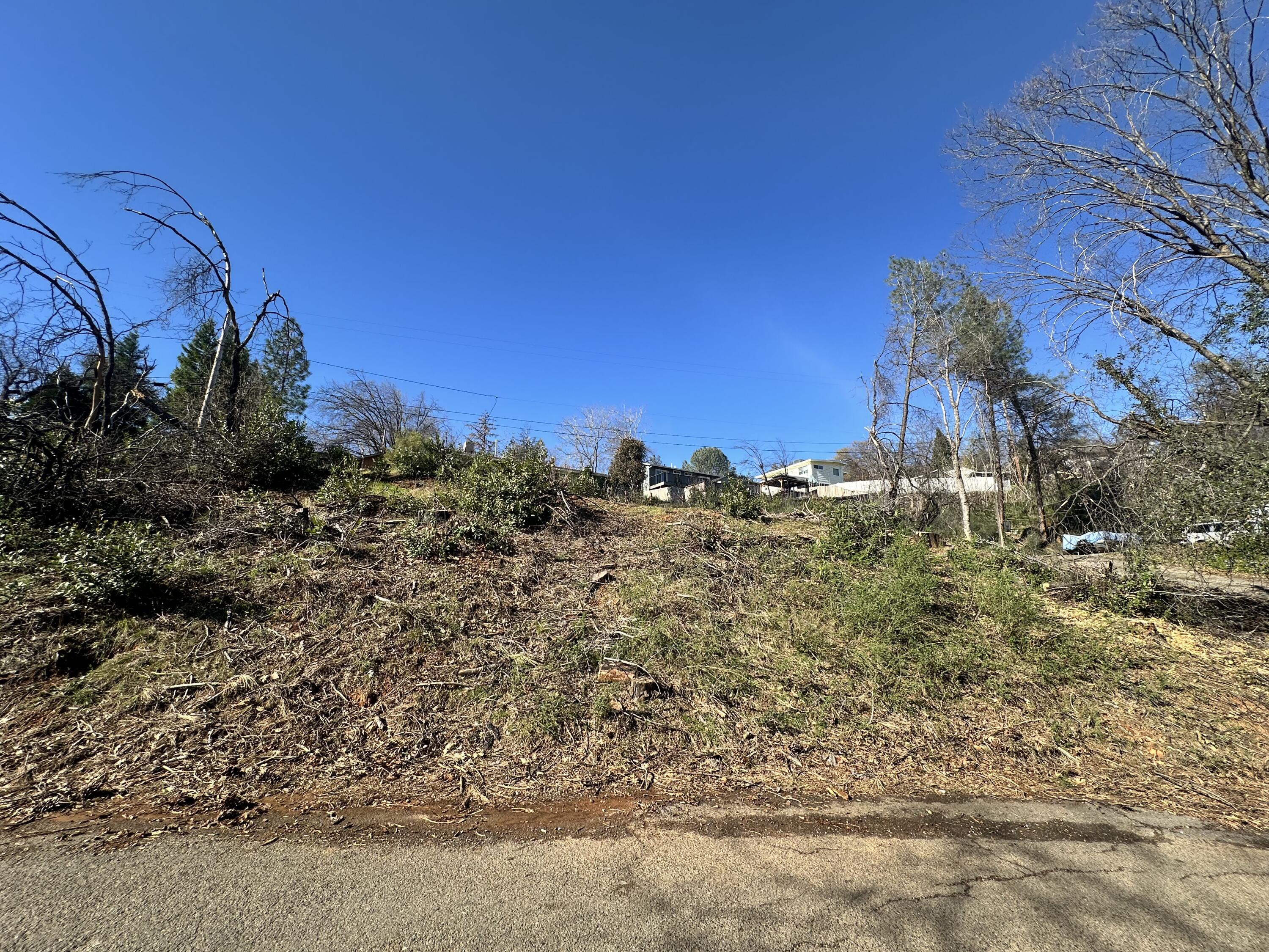 Land in Shasta Lake 3