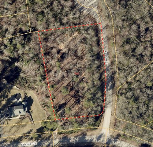 7 Elaine Dr, Hope Valley, RI, 02832-1294 | Card Image