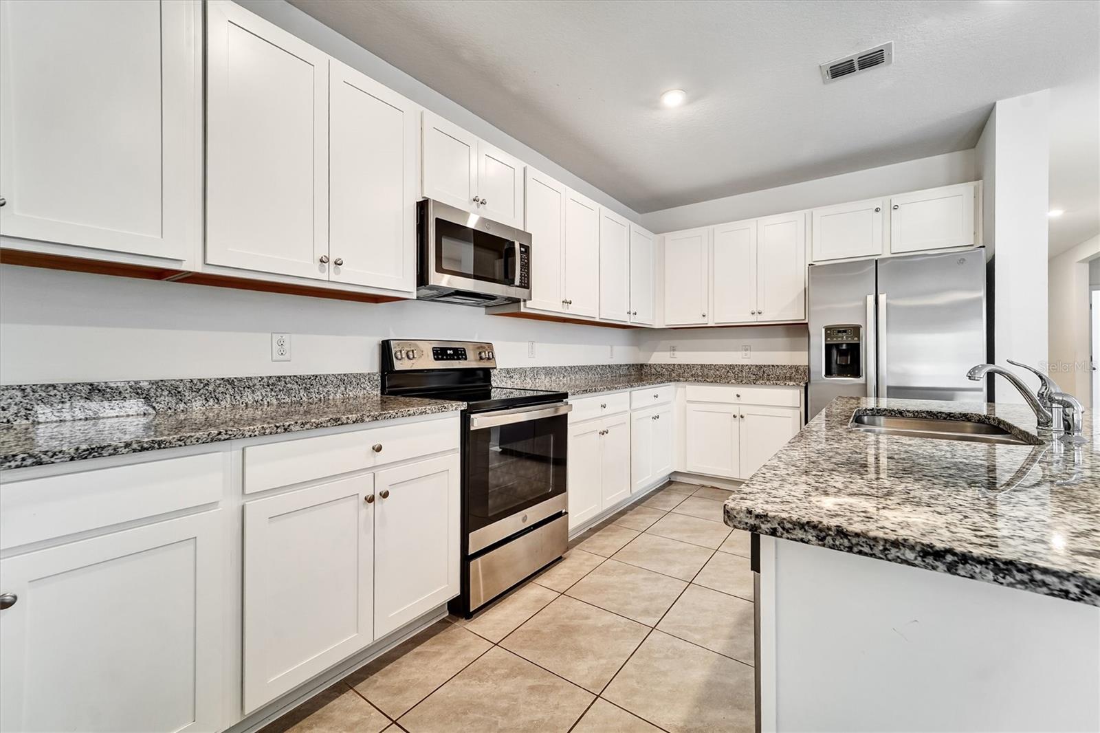 Residential in ZEPHYRHILLS 4