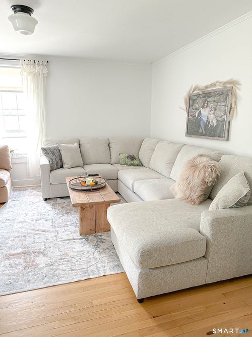 16 W. Main Street, Sharon, CT, 06069 | Card Image