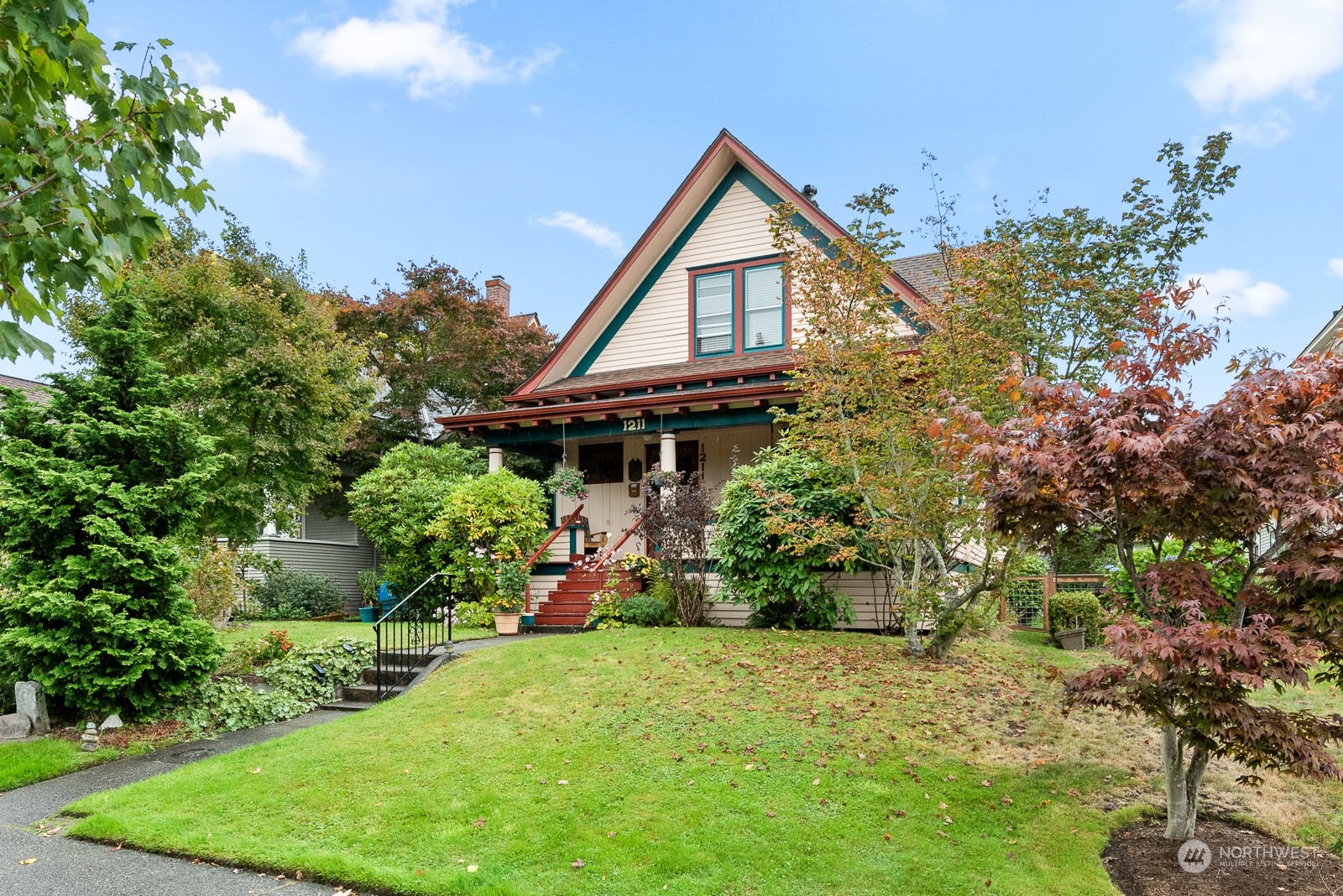 Rucker Ave, Everett, WA 98201