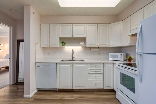 3414 - 3000 Millrise Pt Sw, Condo with 2 bedrooms, 2 bathrooms and 1 parking in Calgary AB | Image 5