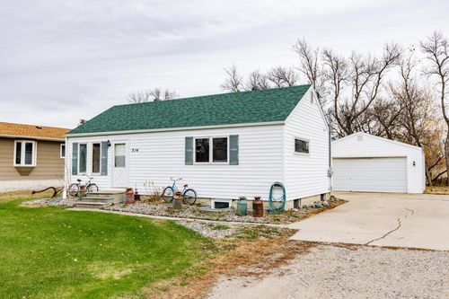 314 Nelson Dr, Horace, ND, 58047-4600 | Card Image