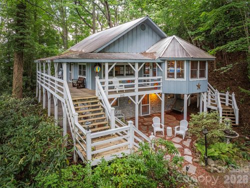 212 Torda Trce, Waynesville, NC, 28786-2545 | Card Image