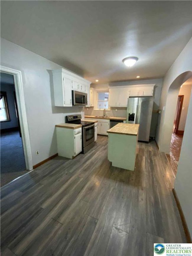 1027 Clamtown Rd, House other with 4 bedrooms, 2 bathrooms and null parking in Tamaqua PA | Image 4