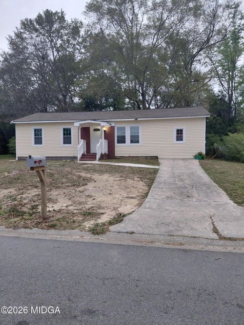2689 Village Green Ln, Macon, GA, 31206-8219 | Card Image