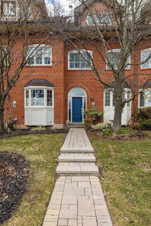 68 Tradewind Dr, Oakville, ON, L6L6K8 | Card Image