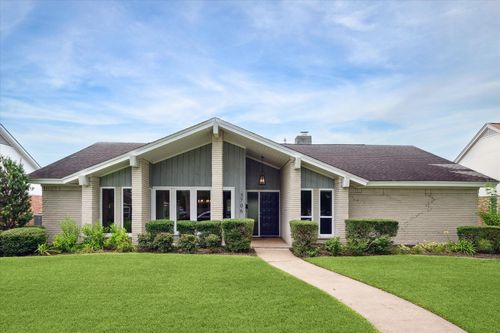 5706 Ariel St, Houston, TX, 77096-2106 | Card Image