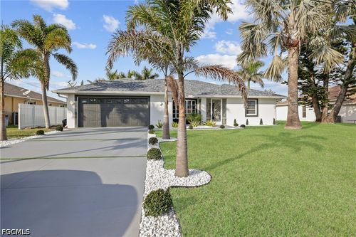 2423 Everest Pkwy, Cape Coral, FL, 33904-3355 | Card Image