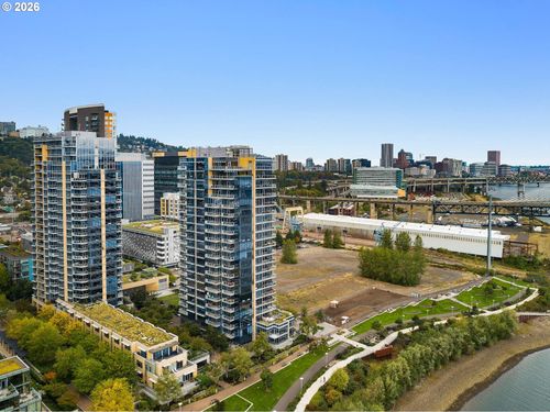 1303-3570 S River Pkwy, Portland, OR, 97239-4534 | Card Image