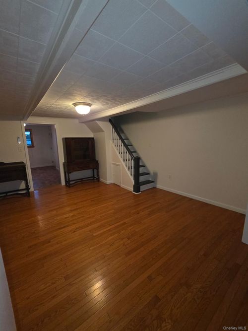 12 W 5th Road, New York, NY, 11693 | Card Image