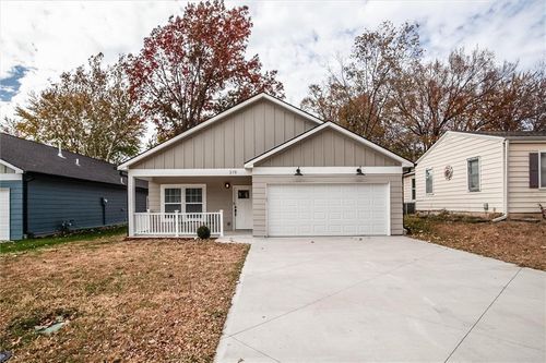 319 N Lincoln St, Olathe, KS, 66061-3128 | Card Image