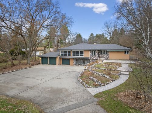 38W042 Silver Glen Rd, St. Charles, IL, 60175-6820 | Card Image
