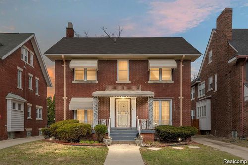 2532 Longfellow St, Detroit, MI, 48206-2076 | Card Image