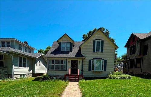 611 W Main St, Chanute, KS, 66720-1504 | Card Image