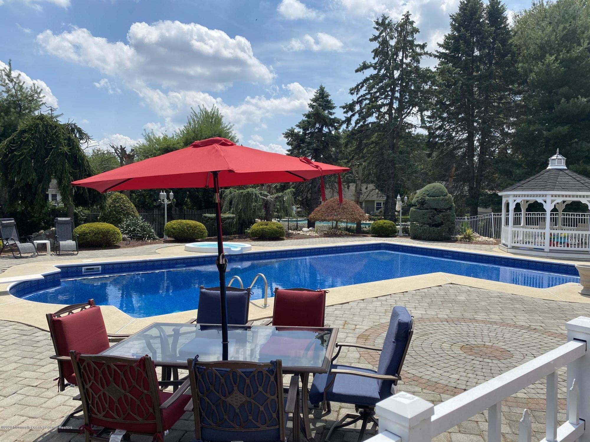 130 Country View Drive, Sold in Freehold Zoocasa