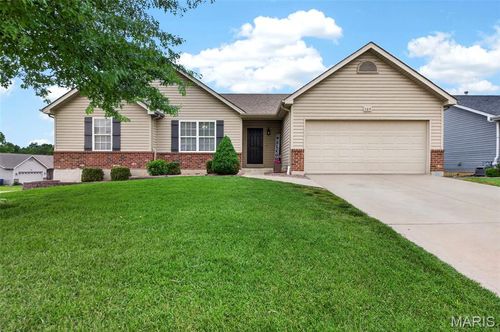 127 Liberty Grove Dr, Wentzville, MO, 63385-7183 | Card Image