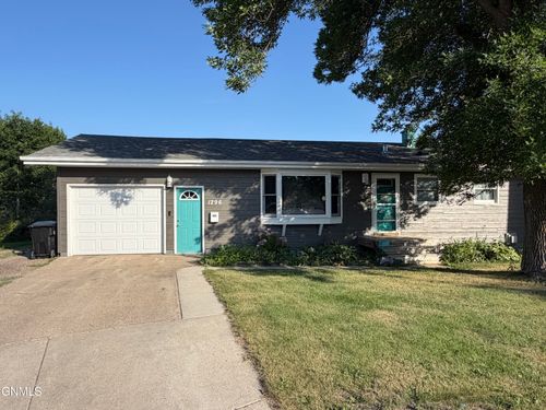 1296 Central Avenue N, Valley City, ND, 58072 | Card Image