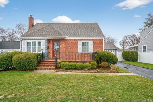 53 Dosoris Ln, Glen Cove, NY, 11542-1540 | Card Image