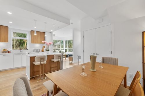 176-2035 Glenaire Dr, North Vancouver, BC, V7P1Y2 | Card Image