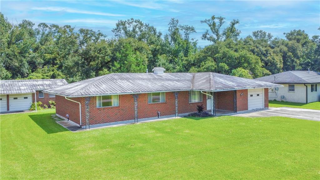 160 Lorraine Drive, For Sale in Des Allemands Zoocasa
