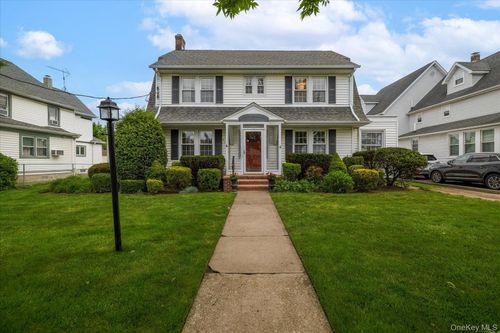 215 Lakeview Ave, Rockville Centre, NY, 11570-2907 | Card Image