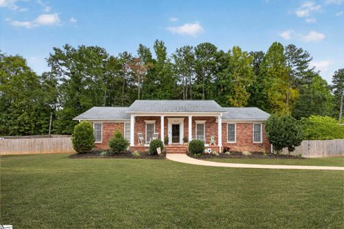 213 Briarwood Dr, Belton, SC, 29627-8933 | Card Image