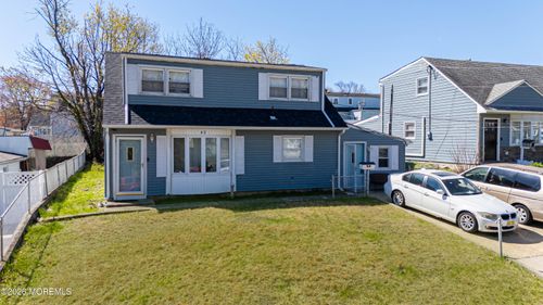 42 Kendall Dr, Parlin, NJ, 08859-1182 | Card Image