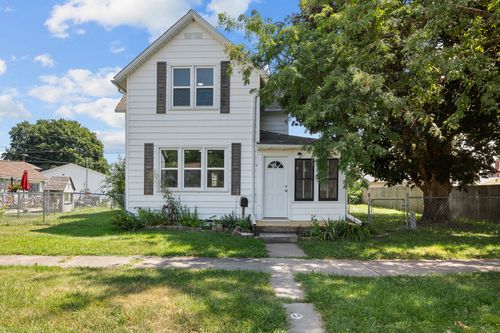 2223 N 6th St, Clinton, IA, 52732-2147 | Card Image