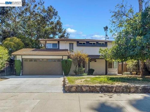 654 Calpella Dr, San Jose, CA, 95136-2814 | Card Image