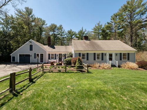 40 Pinewood Ln, Duxbury, MA, 02332-5033 | Card Image