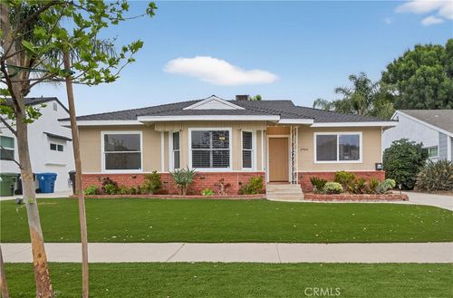 6906 Mclennan Ave, Van Nuys, CA, 91406-5538 | Card Image