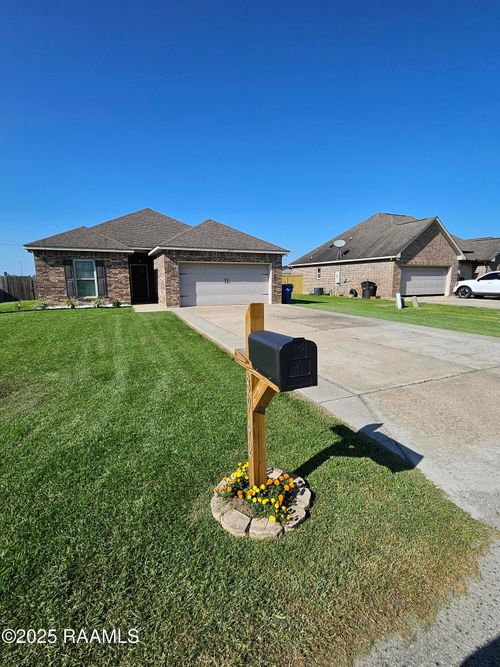 8942 Rue Blanc, Abbeville, LA, 70510-2293 | Card Image