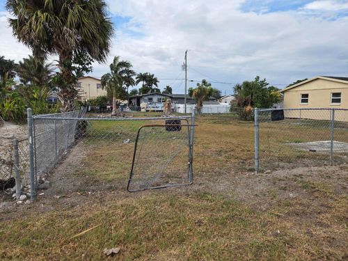 640 Sw 6th St, Belle Glade, FL, 33430-3809 | Card Image