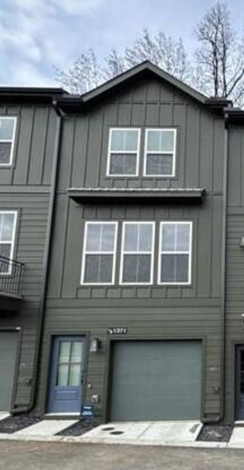 140 Pathfinder Pl, Chattanooga, TN, 37405-2445 | Card Image