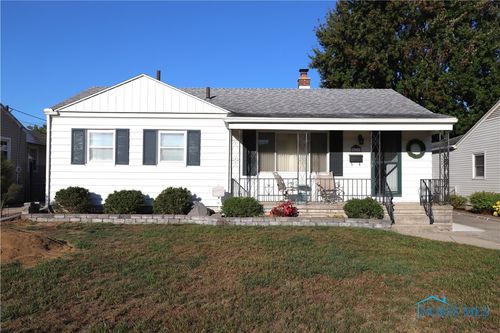 5111 Elaine Dr, Toledo, OH, 43613-2422 | Card Image