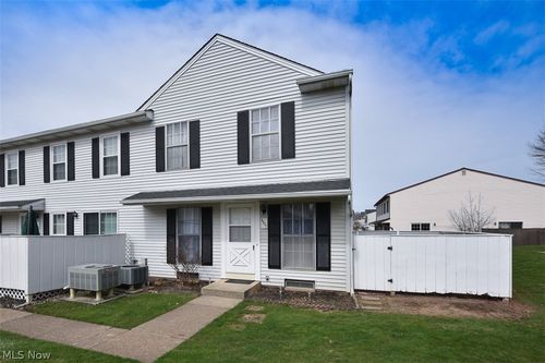 c20-6577 Liberty Bell Drive, Brook Park, OH, 44142 | Card Image