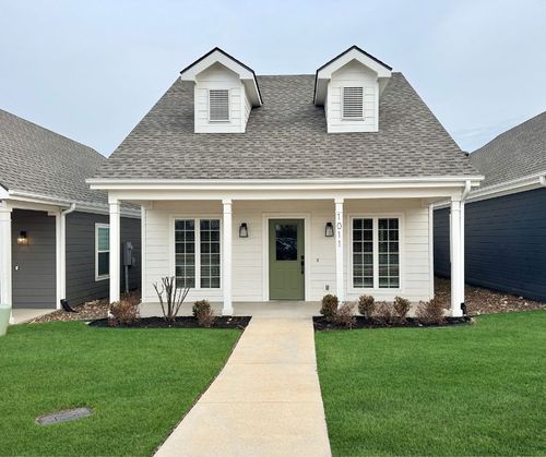 1011 Ne Heights Ln, Bentonville, AR, 72712-3113 | Card Image