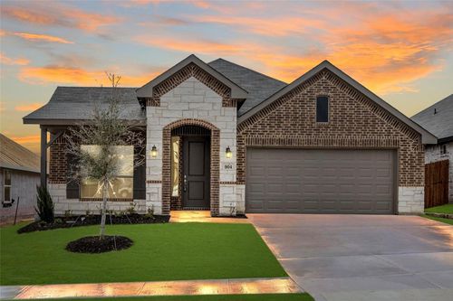 904 Versailles Ct, Cleburne, TX, 76033-7599 | Card Image