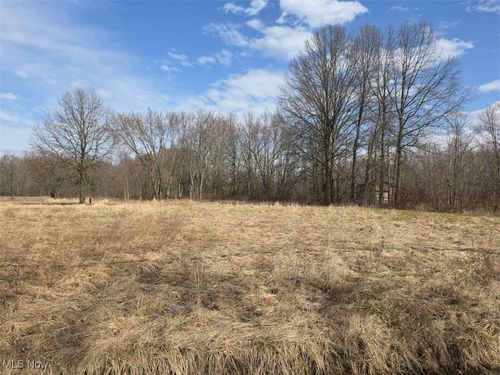 3366 Eagle Creek Rd, Leavittsburg, OH, 44430-9413 | Card Image