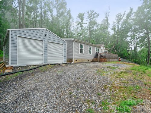 86 Jarrett Dr, Bakersville, NC, 28705-7032 | Card Image